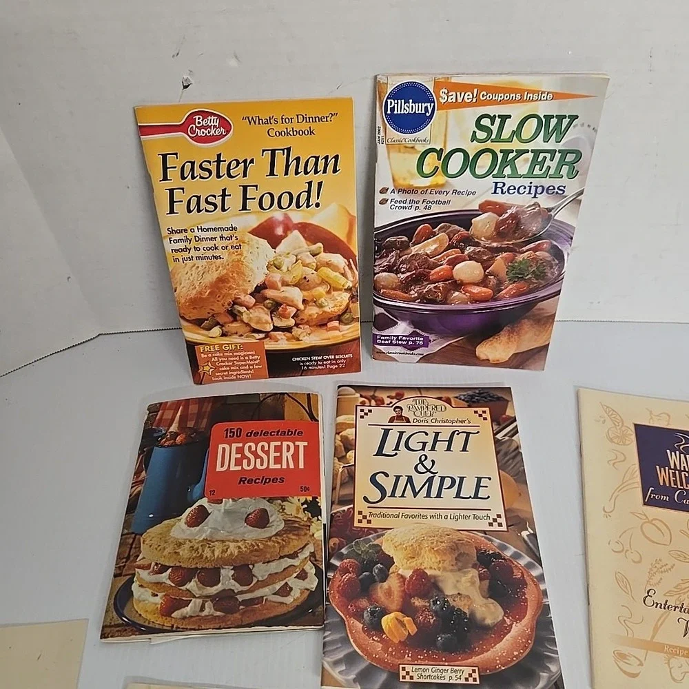 Lot Of Vintage Cookbooks Pillsbury,‎ Pampered Chef, Betty Crocker, And More